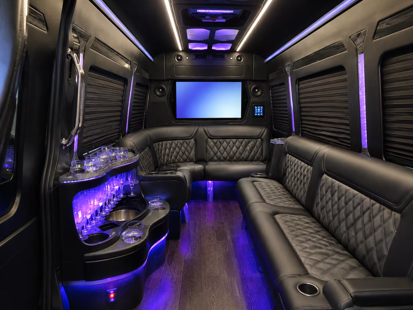 choose the right bus for multi day trips out of coral springs