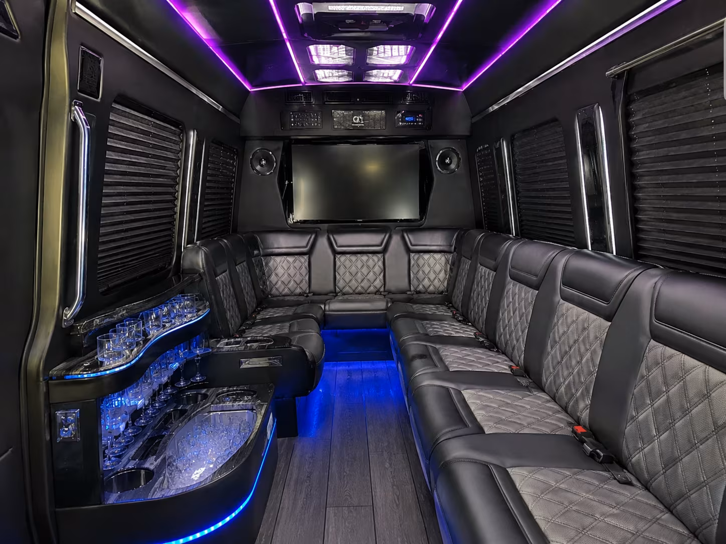 let coralspringscoachbuscompany com handle the ride to ithink financial amphitheatre this summer